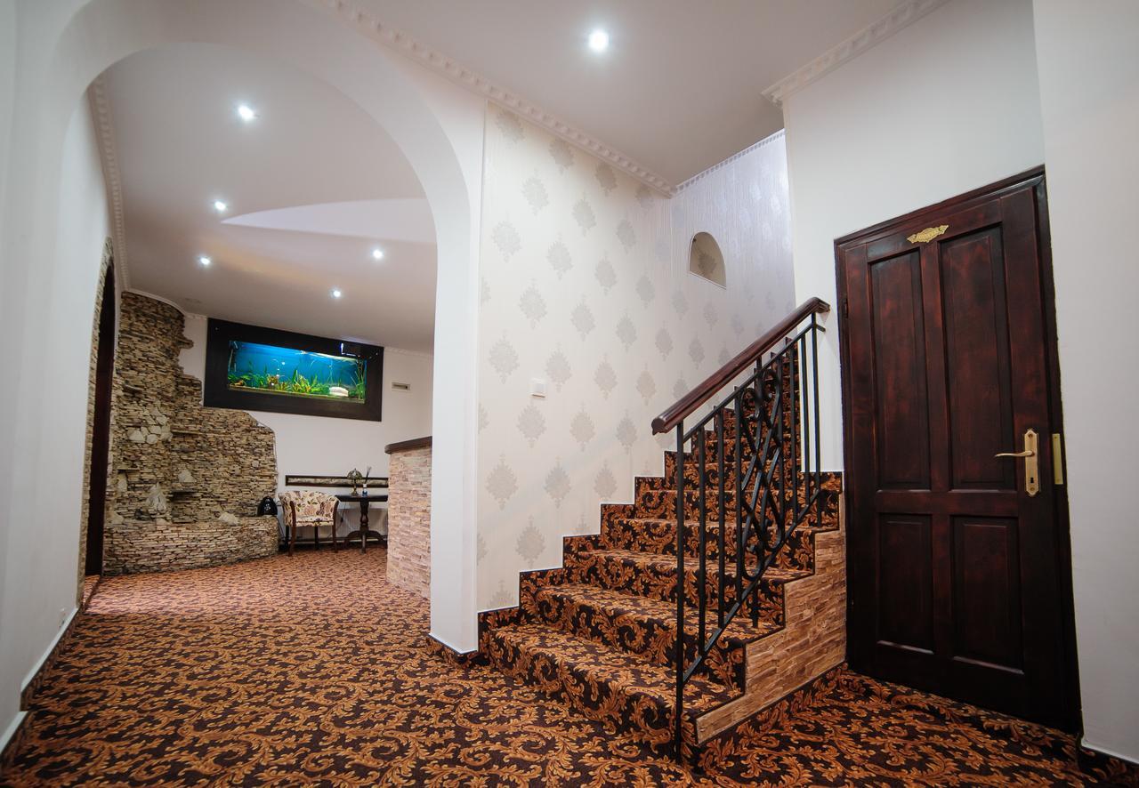 Hotel Gala Орадя Екстер'єр фото