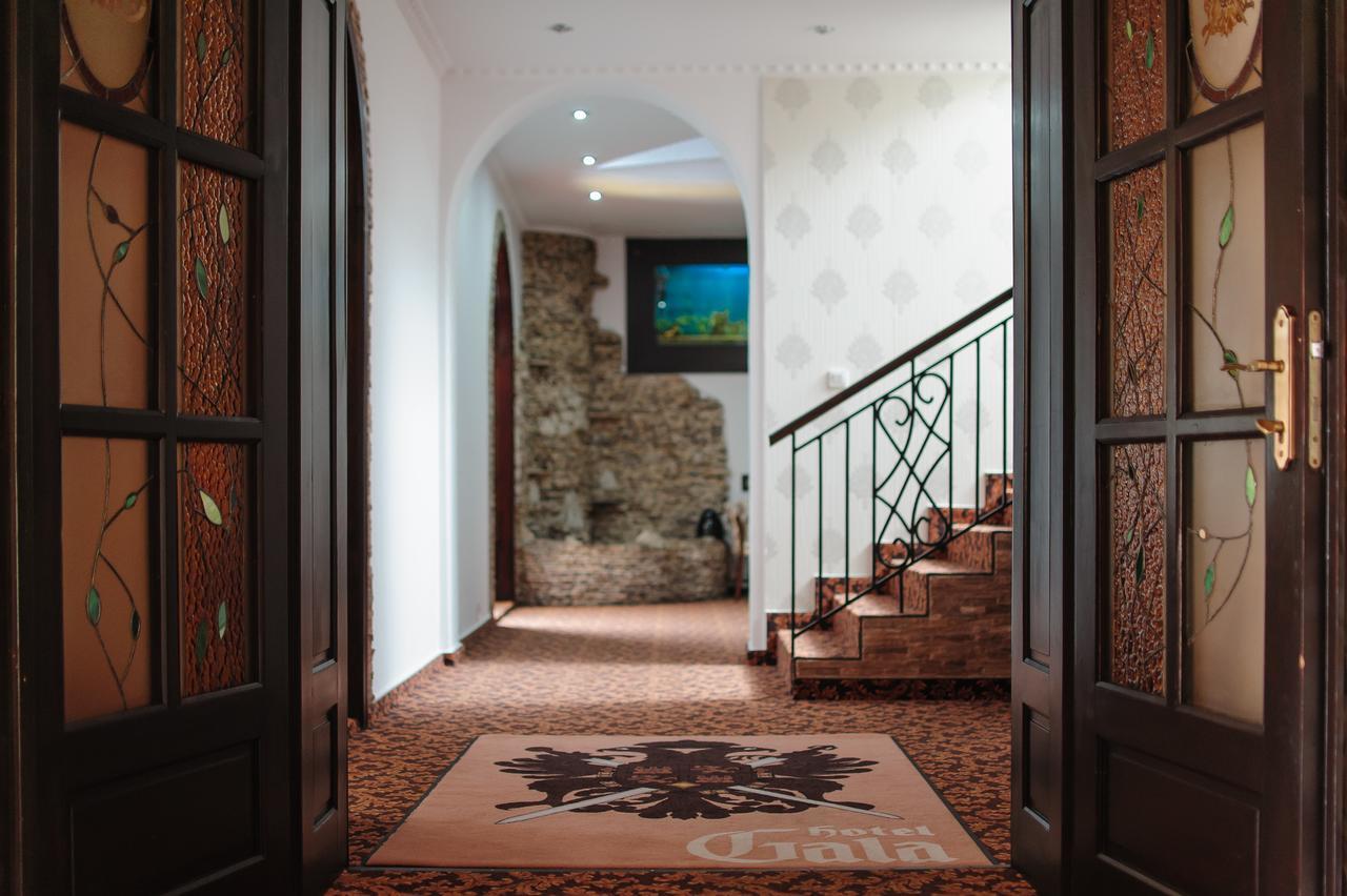 Hotel Gala Орадя Екстер'єр фото