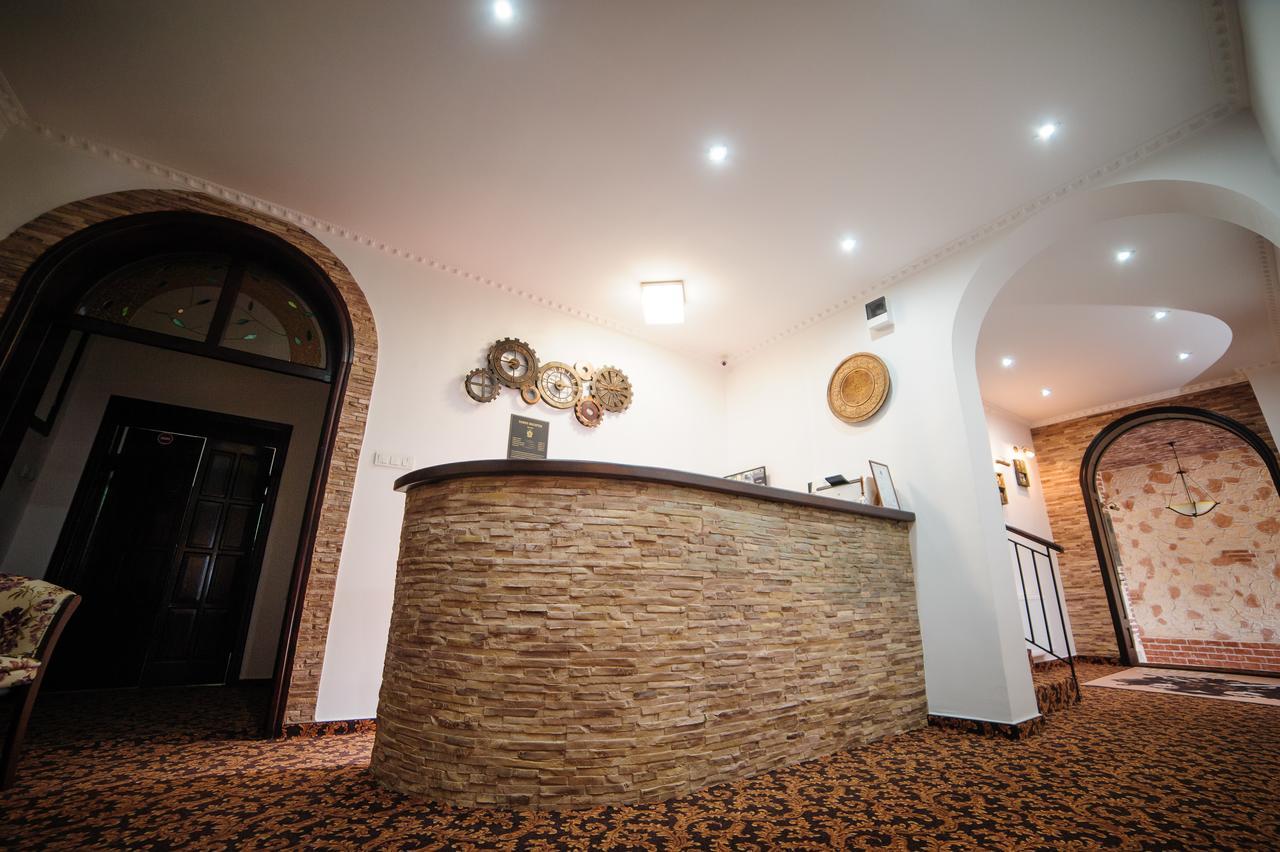 Hotel Gala Орадя Екстер'єр фото