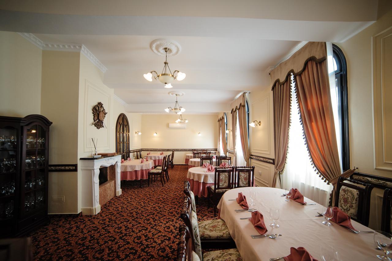 Hotel Gala Орадя Екстер'єр фото